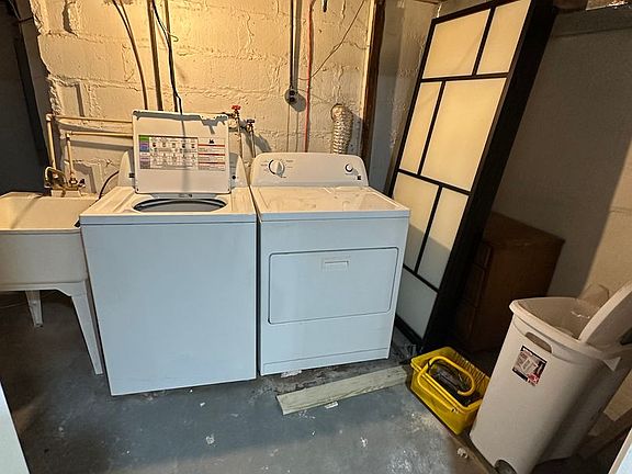 4th image of 4023 Cranston Ave #4