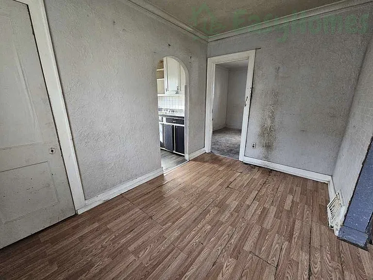 824 W Macqueen Ave — Photo 4