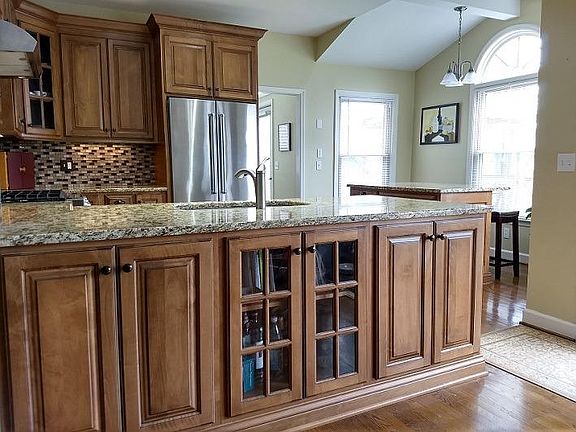 5th image of 1825 Bridgestone Dr