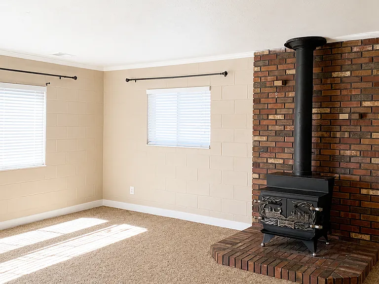 557 N 400 E — Photo 16