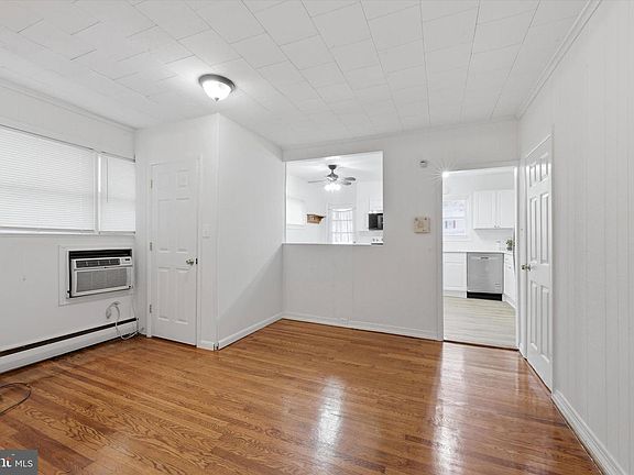 4th image of 5 S Wells Ave