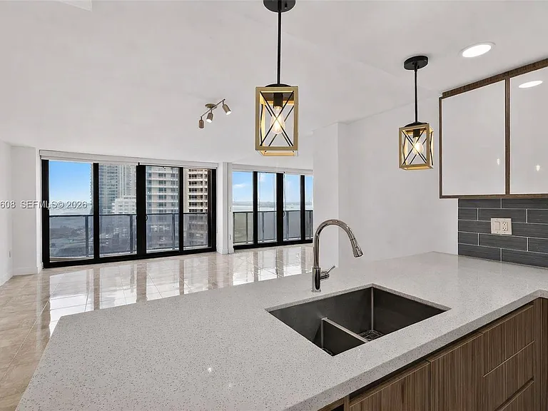 600 NE 36th St #1220 — Photo 12
