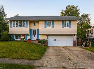 2752 Nottingham Dr, Parma, OH