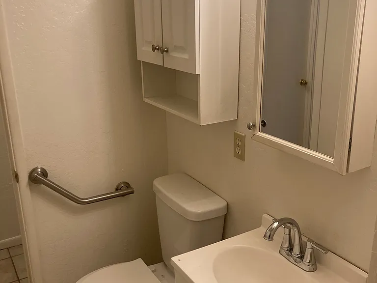1713 E Arrowhead Ave #A — Photo 10
