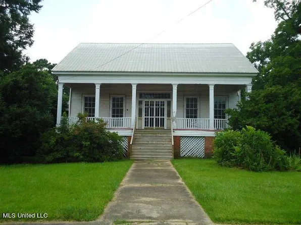308 E Marion Ave, Crystal Springs, MS 39059