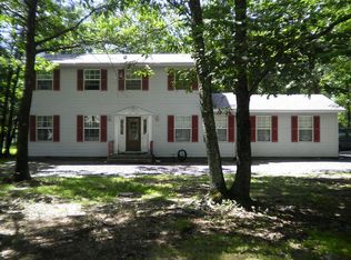 1177 Steele Cir, Bushkill, PA 18324