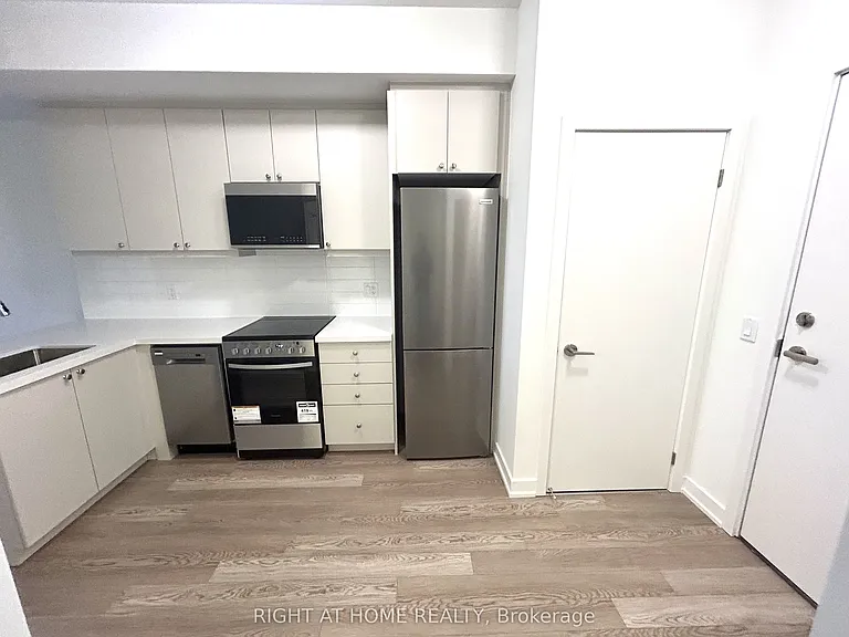 51 Clarington Blvd #820 — Photo 2