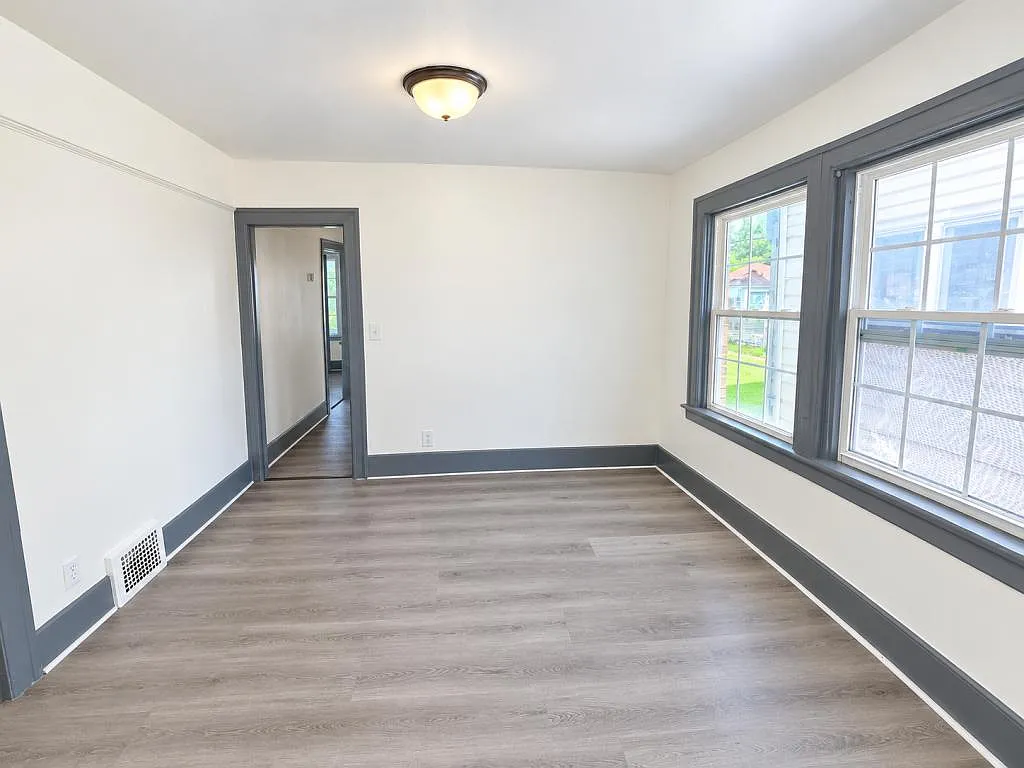 5396 Allendale St — Photo 4