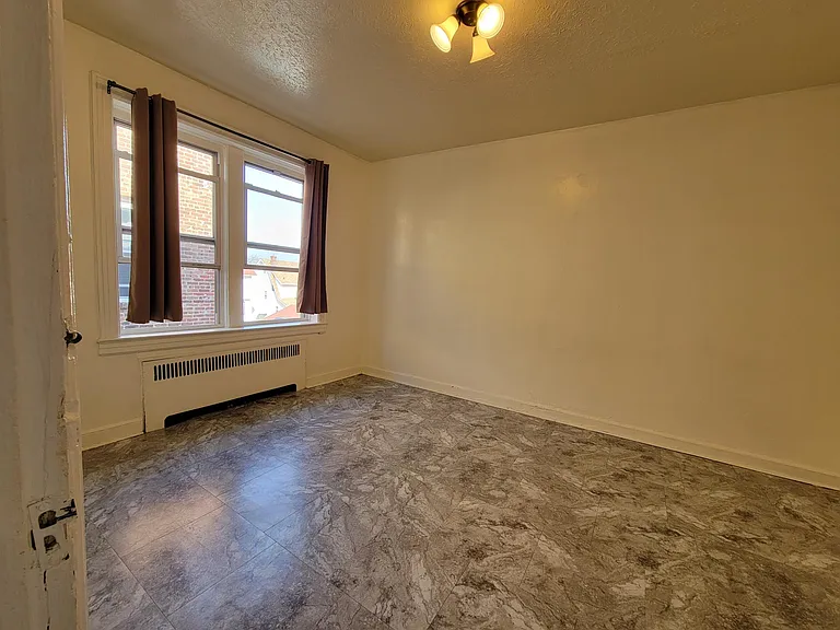 129 Scofield St #8E — Photo 4