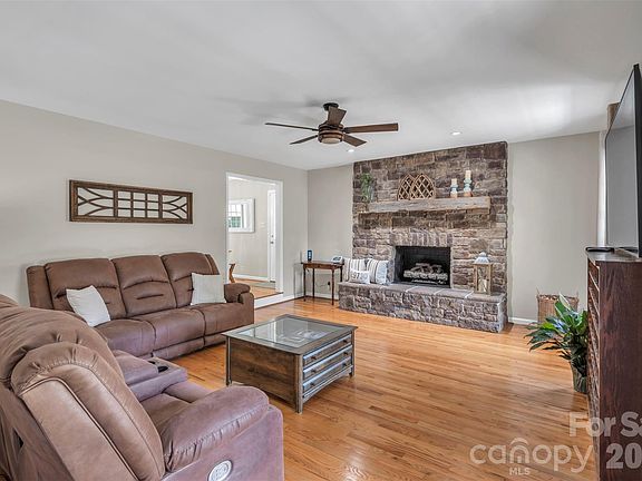 2nd image of 2642 Clubside Dr