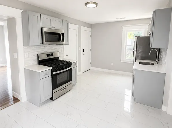 32 Alstrum St #2, Hamden, CT 06514