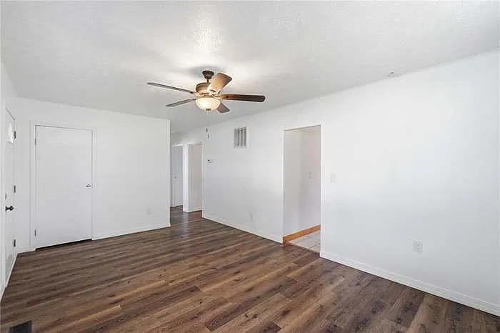 Charming 2BR Single-Family Home for Rent in Dayton, OH - Available 10/2026 — Photo 2