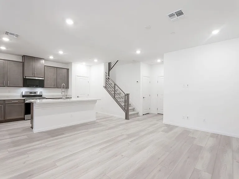 91 Cinder Cone Ln — Photo 3
