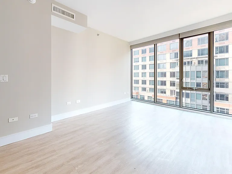 237 E 34th St #1802 — Photo 22
