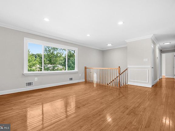 3rd image of 9003 Mill Ct