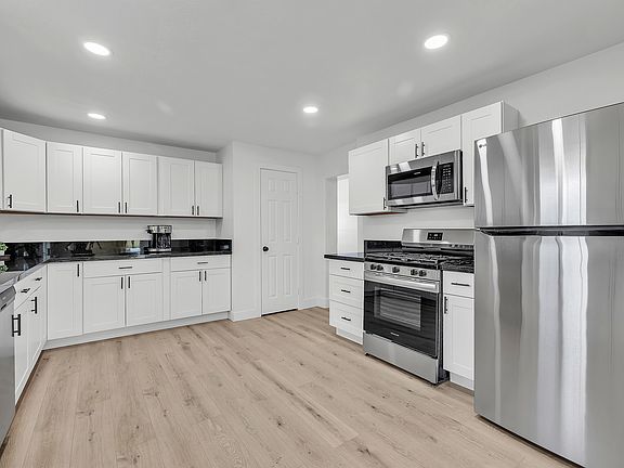 2nd image of 15 N Ashland