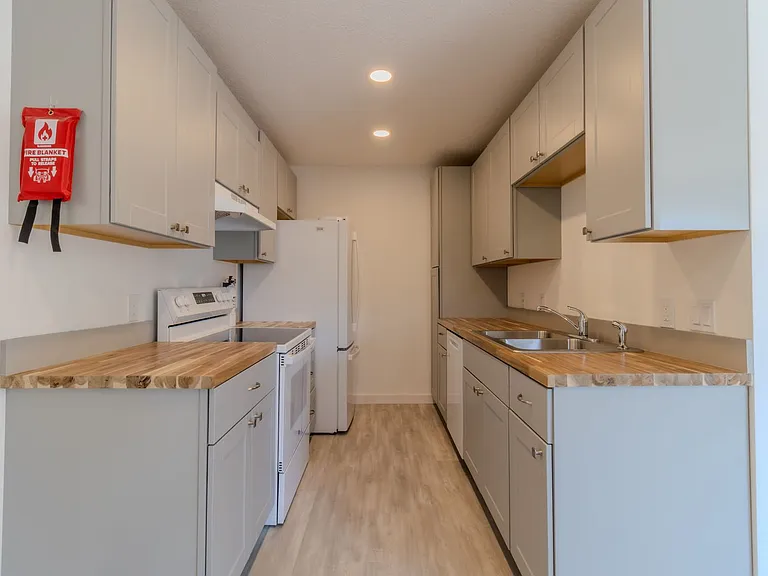 Ingalls Avenue Apartments — Photo 15
