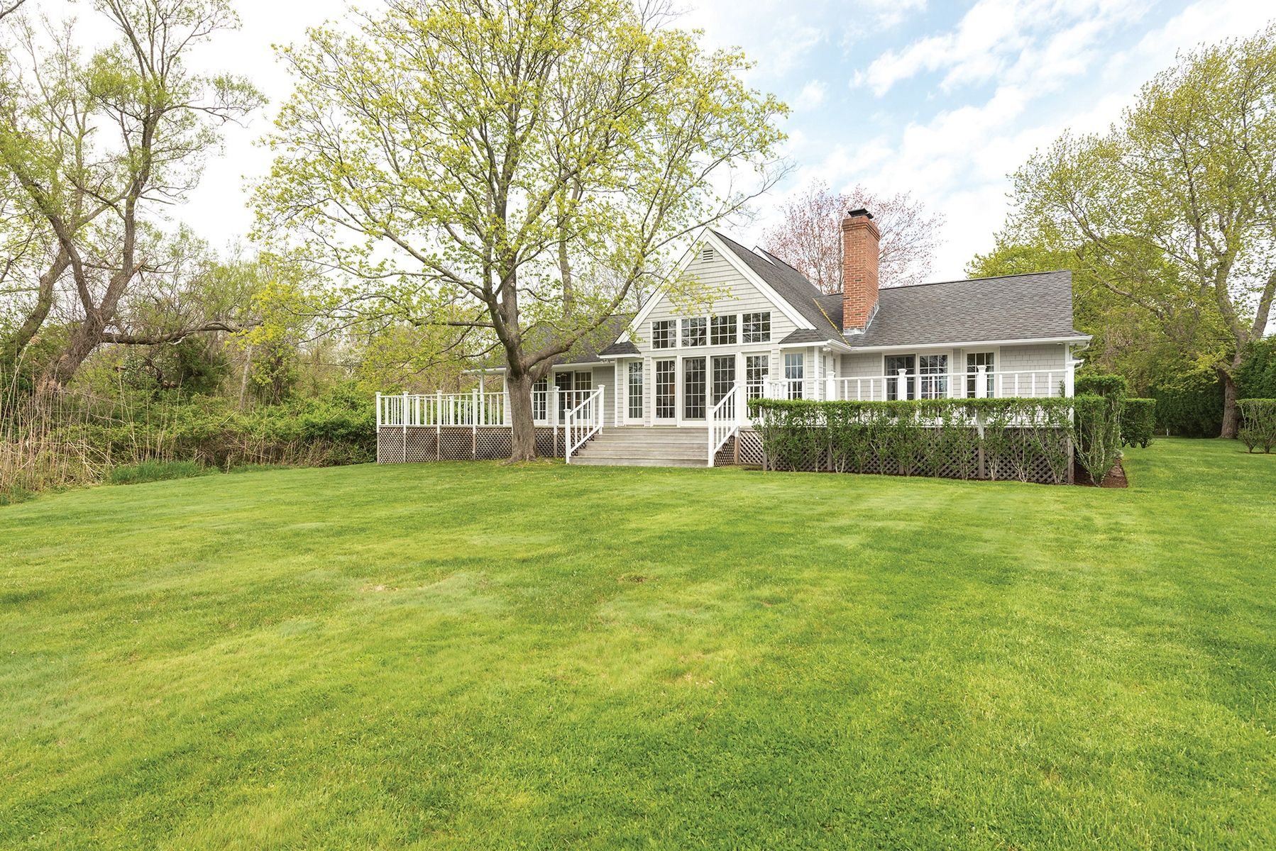 836 Hill St, Southampton, NY 11968 Out East