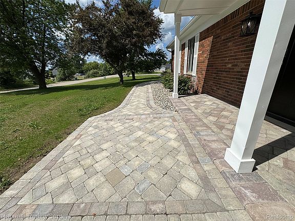 2nd image of 4109 Loves Creek Dr