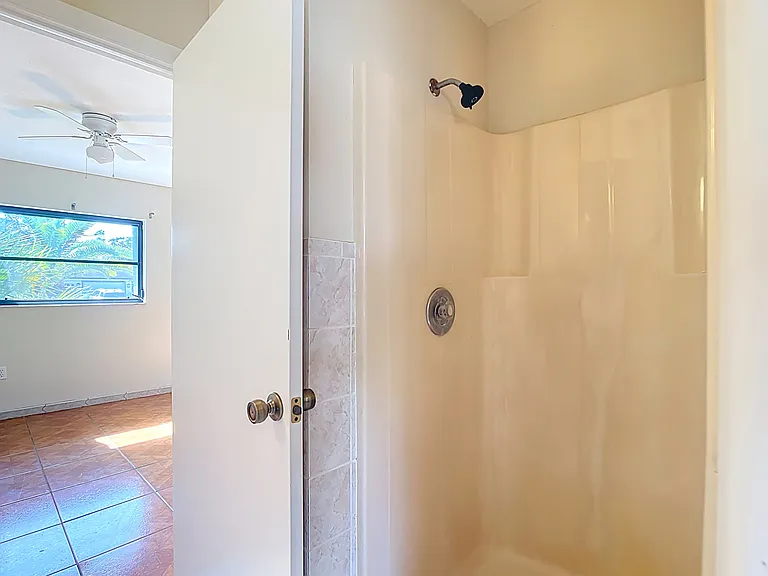 4428 Aladdin Ave — Photo 21