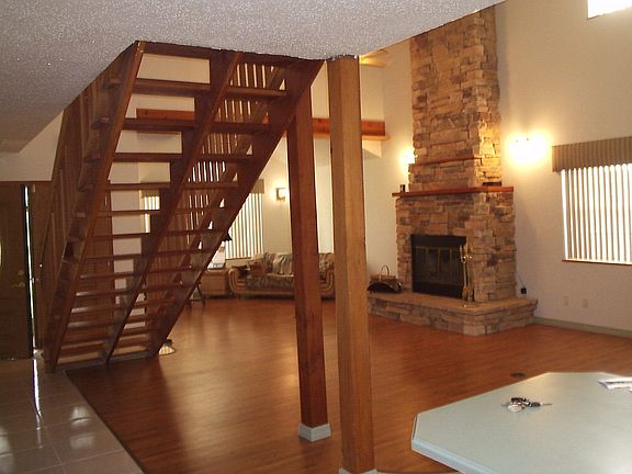 Open Stair/Fireplace