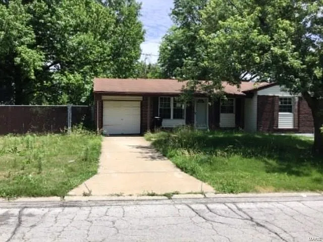 10402 Royal Dr photo 1