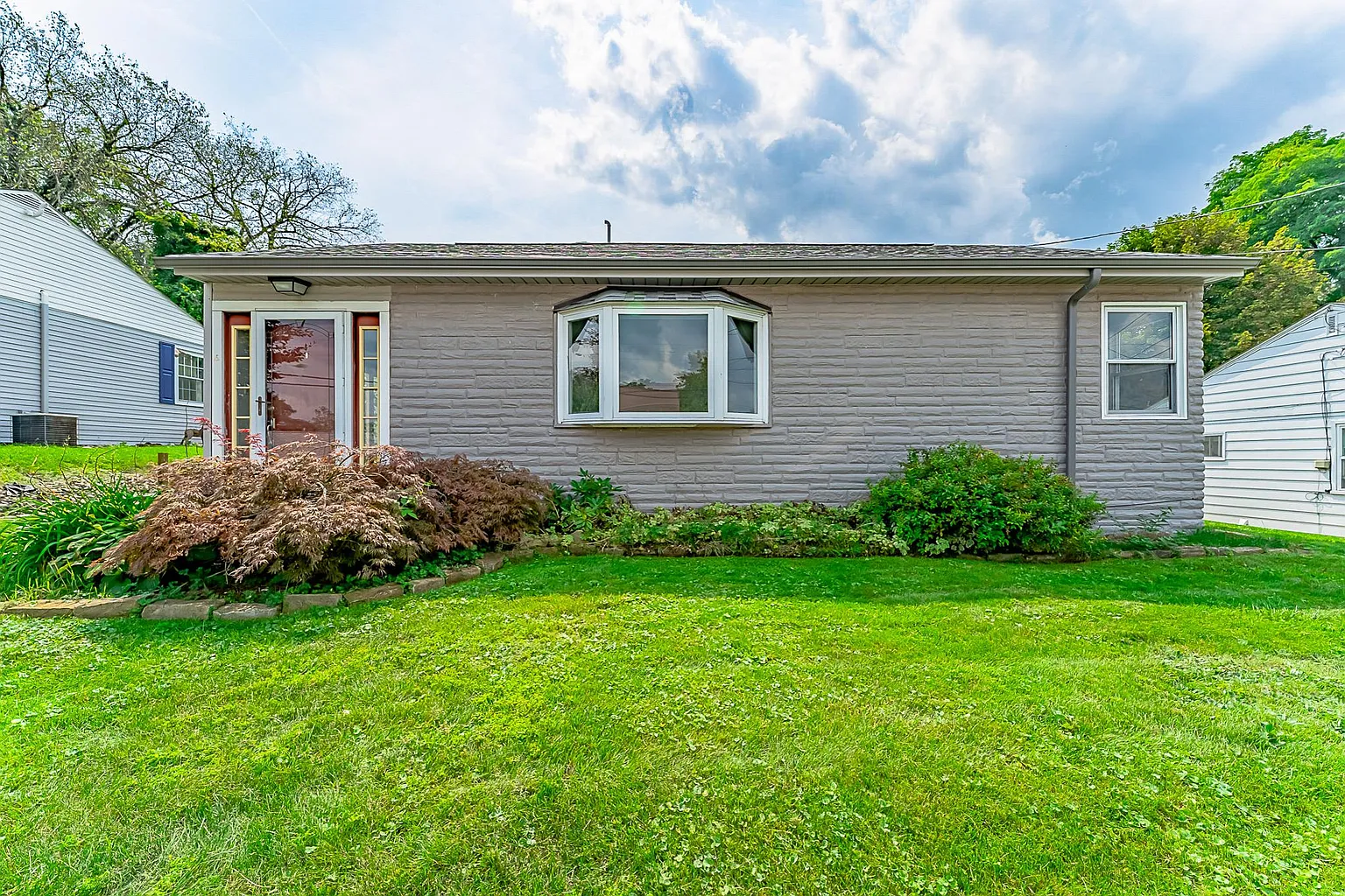 226 Dersam St photo 1