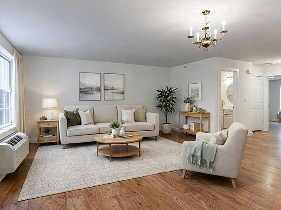 3rd image of 349 Braeside Ave APT 302