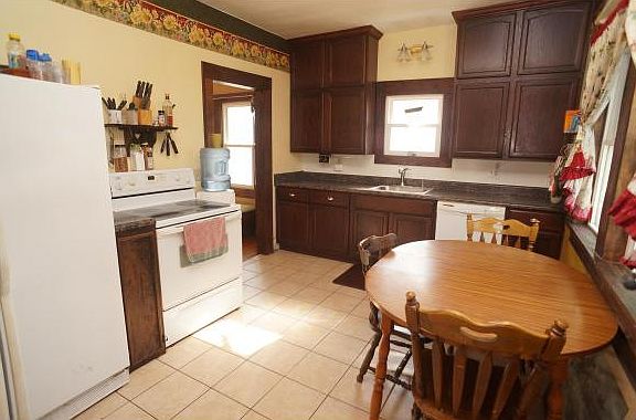 5th image of 31 Beechgrove Ave