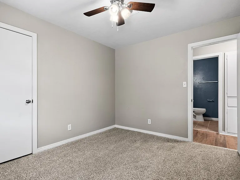 110 North Dr — Photo 14