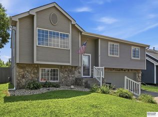 11117 Martin Ave, Omaha, NE 68164