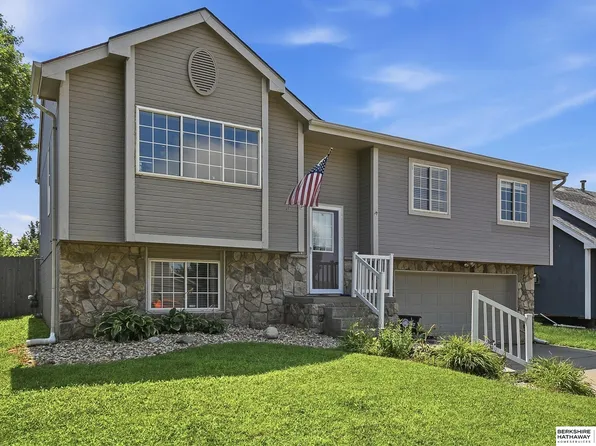 11117 Martin Ave, Omaha, NE 68164