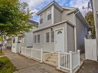 61 Pine St, Holyoke, MA 01040