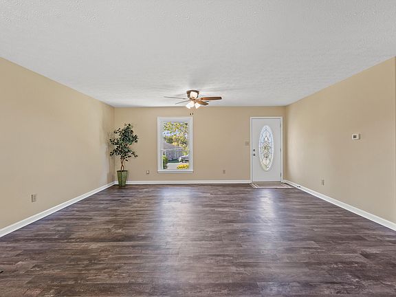 2nd image of 215 Lakeview Dr