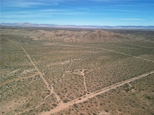 34 La Brisa Dr, Joshua Tree, CA 92252