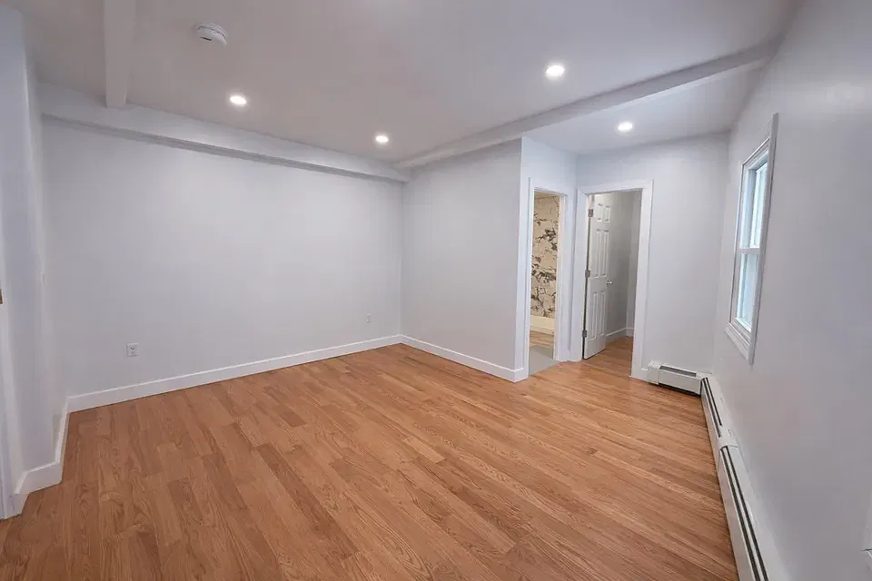 2 bed, 1000 sqft, $2,650 — Photo 3