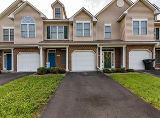 8711 Little Hoop Rd, Roanoke, VA 24019