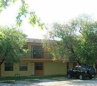 1st image of 4195 Lakeside Dr