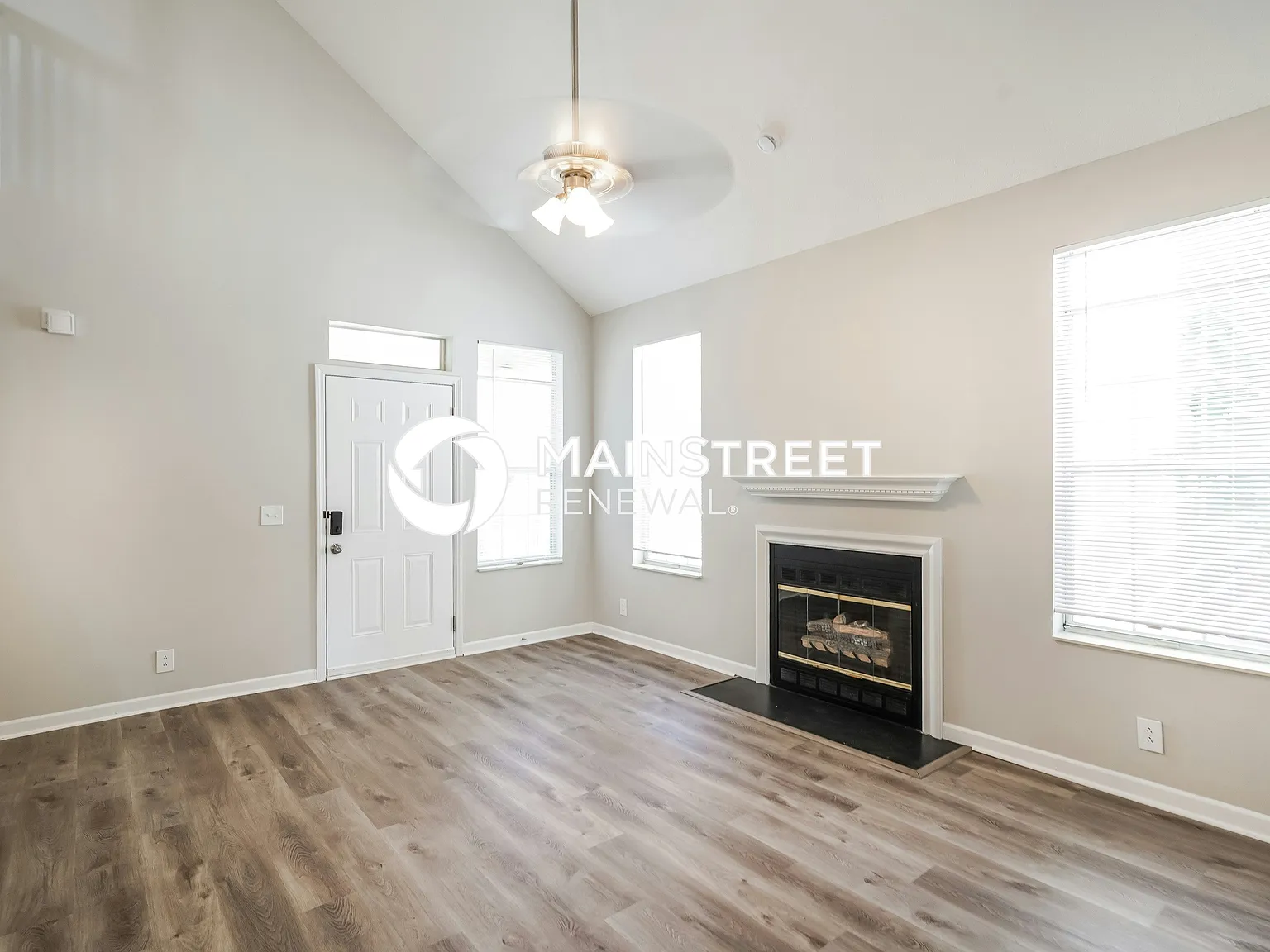 503 Selsey Ct S — Photo 2