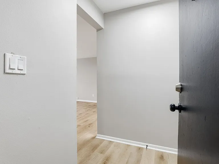 The Lenox Apartment Homes — Photo 27