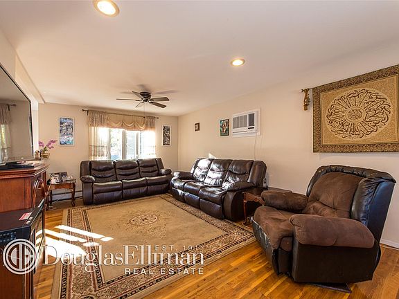 2nd image of 195 W Cypress Ln