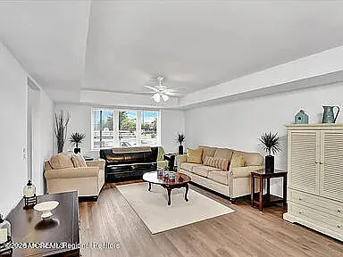3 bed, 2.5 bath, 1748 sqft, $3,900 — Photo 4
