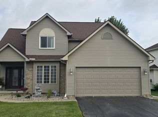 7198 Twin Lakes Rd, Perrysburg, OH 43551