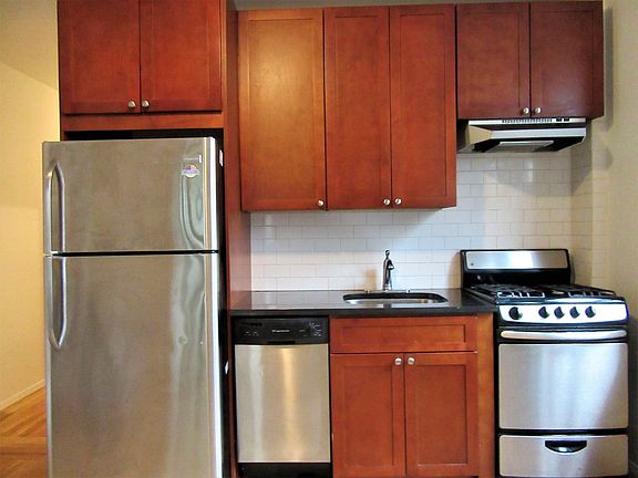 2nd image of 2849 33rd St APT 1D