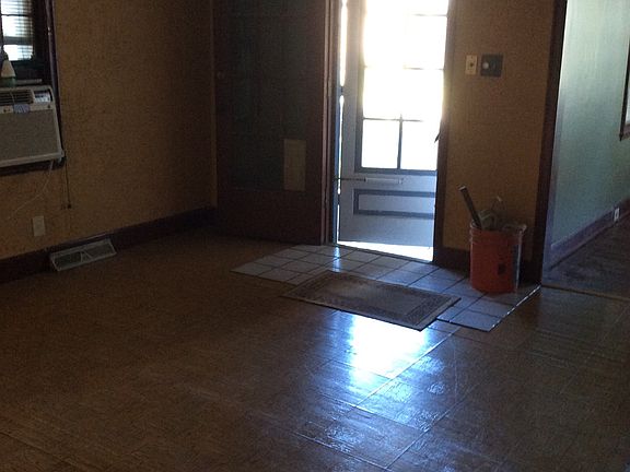 5th image of 3409 Metropolitan Ave