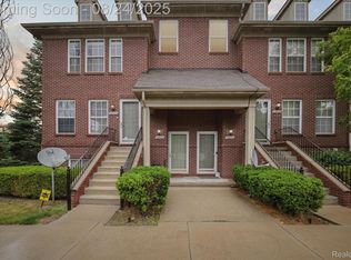 23424 Grayson Dr, Southfield, MI
