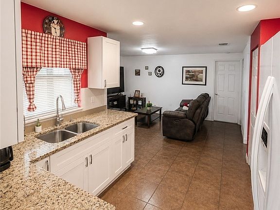 5th image of 1409 NW 7th Pl