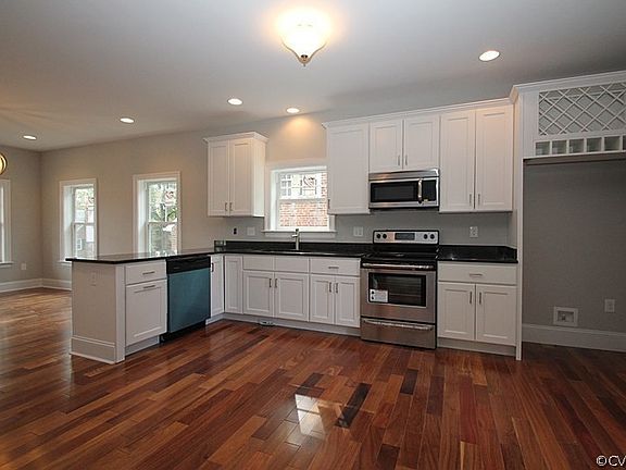 3rd image of 7414 Wentworth Ave