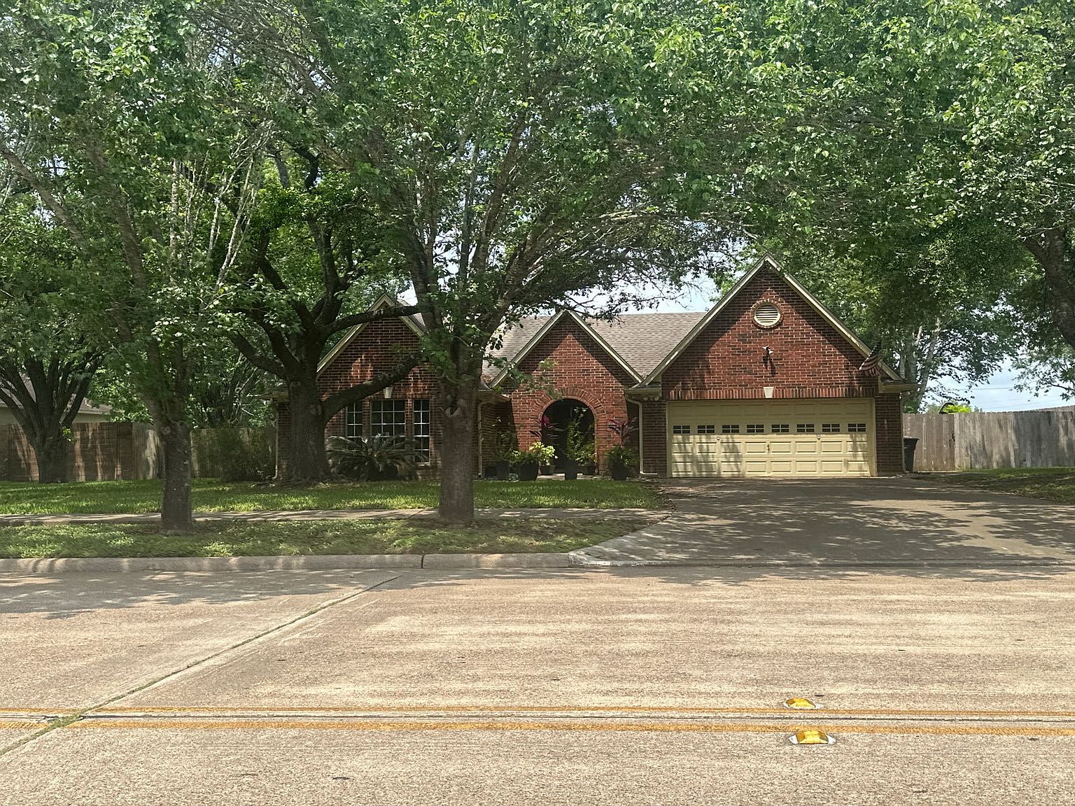 1105 E Adoue St, Alvin, TX 77511 Zillow