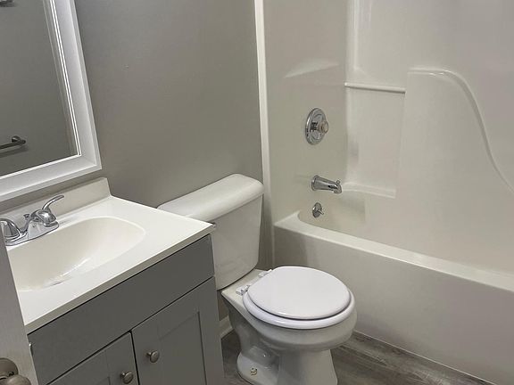 3rd image of 655 Banyon Tree Way APT C